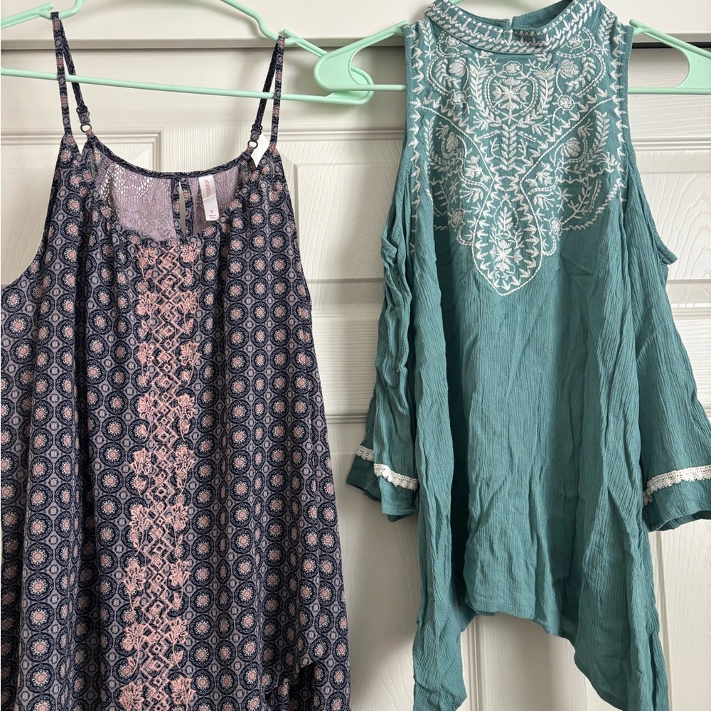 Xhilaration Sleeveless Blouses